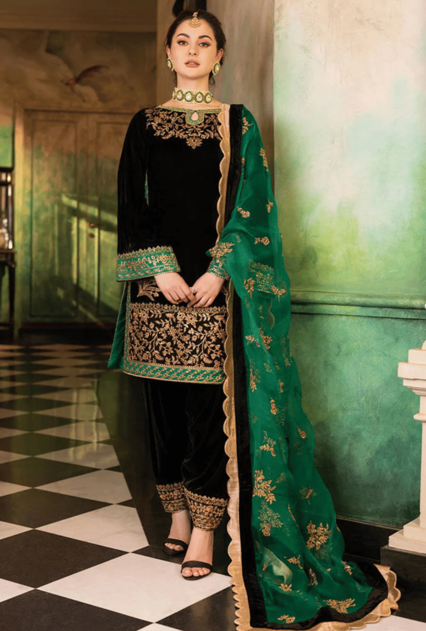 Unstitched 3 PEC Heavy Embroidered Velvet Suit With Four Sided Embroidered Organza Dupatta